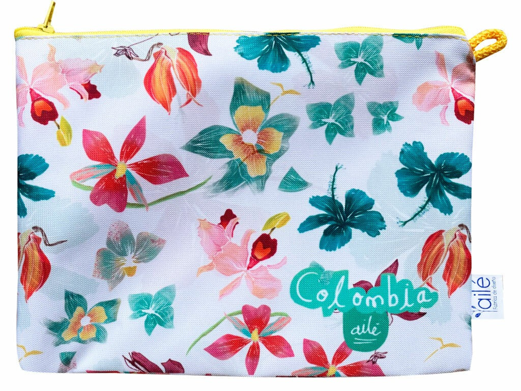 Cosmetiquera antifluido con orquídeas colombianas — Flores — flor de mayo - neceser impermeable con diseño de Colombia, souvenir colombiano, Ailé