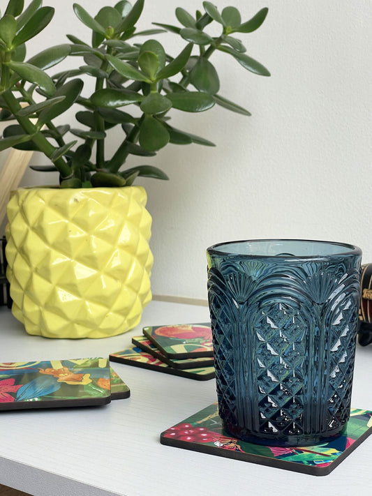 portavasos orquídeas y frutas Colombia, portavasos texto Colombia grande, comprar portavasos florales Colombia, regalo portavasos botánico colombiano, et mesa colombiana, posavasos colombianos, apoyavasos de diseño colombiano,artesanía moderna colombiana, diseño de portavasos inspirados en la gastronomía colombiana, decorar tu mesa, regalos ejecutivos portavasos colombianos, hecho en colombia, regalo cultura colombiana, regalo típico colombiano, souvenir colombiano, recuerdo de viaje original. Ailé