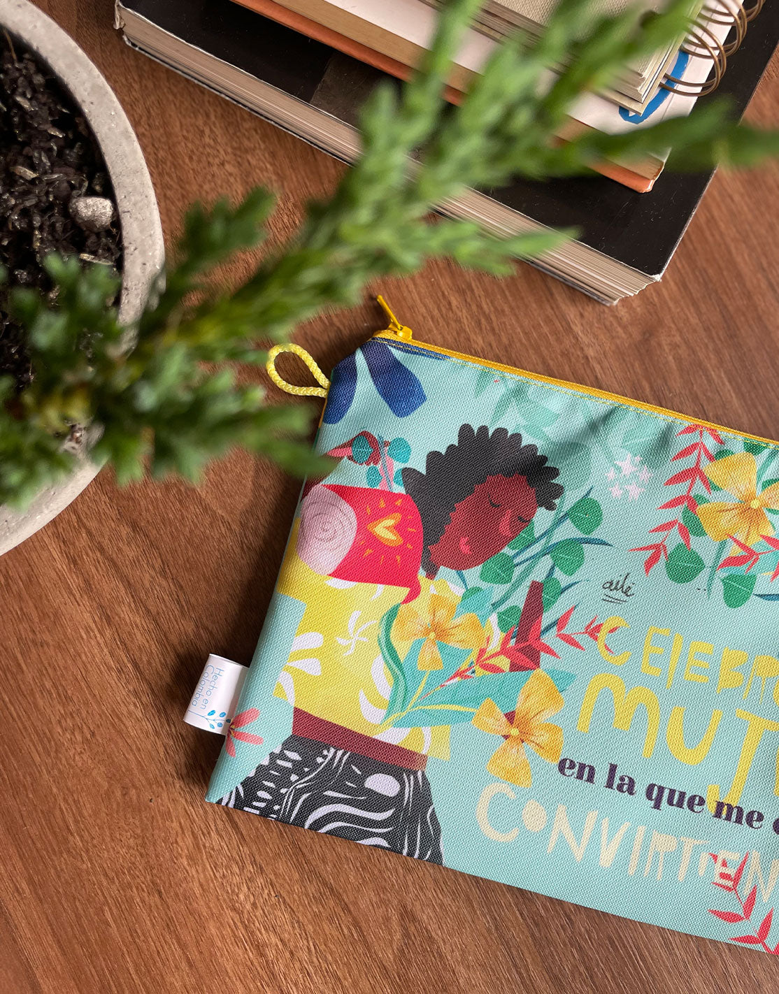Set de cosmetiqueras con mensaje inspirador para mujer — "la mujer en la que me estoy convirtiendo" — regalo original, fuerza y la belleza de las mujeres, recuerdo de viaje original, regalo para extranjeros. Ailé