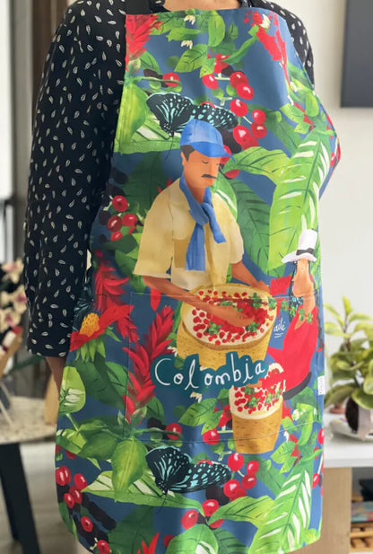 Delantal ilustrado con tradición cafetera de Colombia  — campesino y cosecha de café, Eje Cafetero Colombia, souvenir Eje Cafetero, regalo para hombre, regalo para extranjeros, regalo para mujer, decoración cocina estilo colombiano, regalo del eje cafetero, cultura cafetera, diseño colombiano Ailé