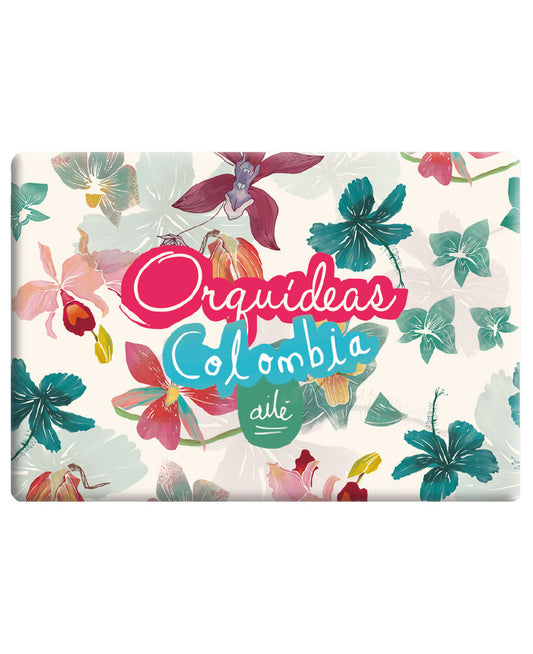 Imán souvenir Colombia  con orquídeas colombianas  — Flores  — flor de mayo - flora y fauna con diseño de Colombia, souvenir imán Colombia, recuerdo de Colombia imán, imán biodiversidad colombiana, imán turístico Colombia, Colombian fauna magnet souvenir, imán regalo colombiano, souvenir colombiano imán nevera, imán refrigerador colombiano, Colombian illustrated fridge magnet, recuerdo viaje Colombia imán, comprar imán souvenir colombiano ilustrado, imán típico colombiano, souvenir Colombia fauna. Ailé