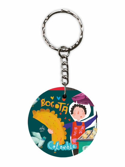 Llavero souvenir ,  diseño "Linda Bogotá" con vendedora de empanadas ilustrada, monserrate, palomas, souvenir bogotano, regalo para extranjeros, producto bogotano ilustrado, regalo alusivo a Bogotá,  llavero Colombia regalo viajero madera original, Colombian wooden keychain souvenir, llavero souvenir Colombia, regalo original llavero Colombia madera, llavero recuerdo Colombia, llavero artístico colombiano.Ailé