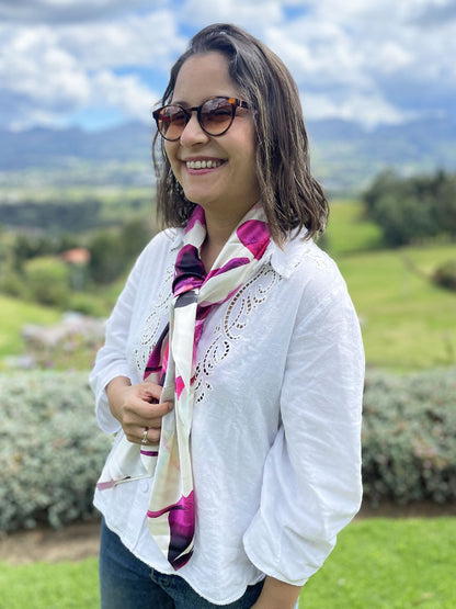 pañoleta de cuello ilustrada colombiana orquídeas,  