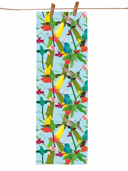 Pañoleta larga con ilustración botánica, Aves de Colombia Ilustradas, colibrí colombiano, colibríes de Colombia ilustrados, pañoleta accesorio moda Colombia, pañoleta bolsillo Colombia, pañoleta pequeña ilustrada Colombia, souvenir y regalo accesorio Colombia, accesorio moda ecológico Colombia. Ailé