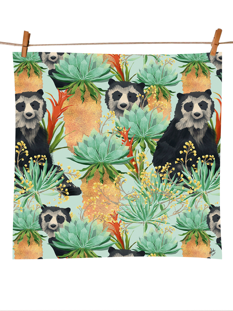Pañoleta colombiana oso de anteojos 100% ilustrada, guardián del páramo, naturaleza, bosque, heliconias, frailejones  y biodiversidad, regalo Día de la Madre pañoleta Colombia, pañoleta grande ilustrada Colombia , pañoleta regalo mujer Colombia, pañoleta regalo Amor y Amistad Colombia, pañoleta cabello Colombia, pañoletas cuadradas grandes para hacer top souvenir Colombia pañoleta turista. Ailé