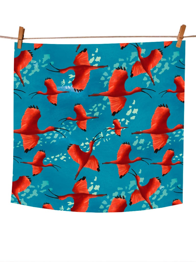 Pañoleta pequeña colombiana con diseño corocora roja, muy reconocida en los Llanos Orientales de Colombia y muy buscada por amantes de las aves, regalo Día de la Madre pañoleta Colombia, pañoleta grande ilustrada Colombia , pañoleta regalo mujer Colombia, pañoleta regalo Amor y Amistad Colombia, pañoleta cabello Colombia, pañoletas cuadradas grandes para hacer top souvenir Colombia pañoleta turista, regalo original mujer pañoleta Colombia, pañoleta regalo navidad colombiana. Ailé