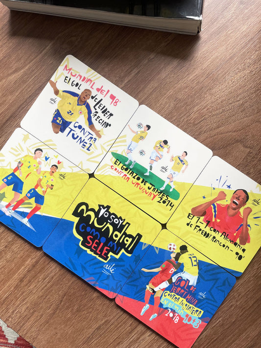 Set de 6 portavasos con momentos históricos de la Selección Colombia — James, gol de Freddy Rincón y Mundial 98 — regalo fútbol colombiano, regalo cultural colombia, portavasos ilustrados colombia, portavasos diseño colombiano, portavasos colombianos, decoración hogar, set de portavasos. Ailé