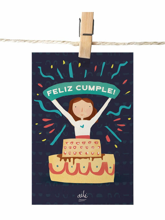 Detalle ilustrada Feliz Cumple Ailé, tarjeta de cumpleaños, postal para acompañar regalo, illustrated birthday postcard, tarjeta de felicitación en papel reciclado, postal para enviar Colombia, sustainable paper postcard Colombia, tarjeta postal recuerdo Colombia, postal coleccionable colombiana, Colombian souvenir postcard, tarjetas postales colombianas online, postal souvenir Colombia fauna, postales souvenir hechas en Colombia. Ailé